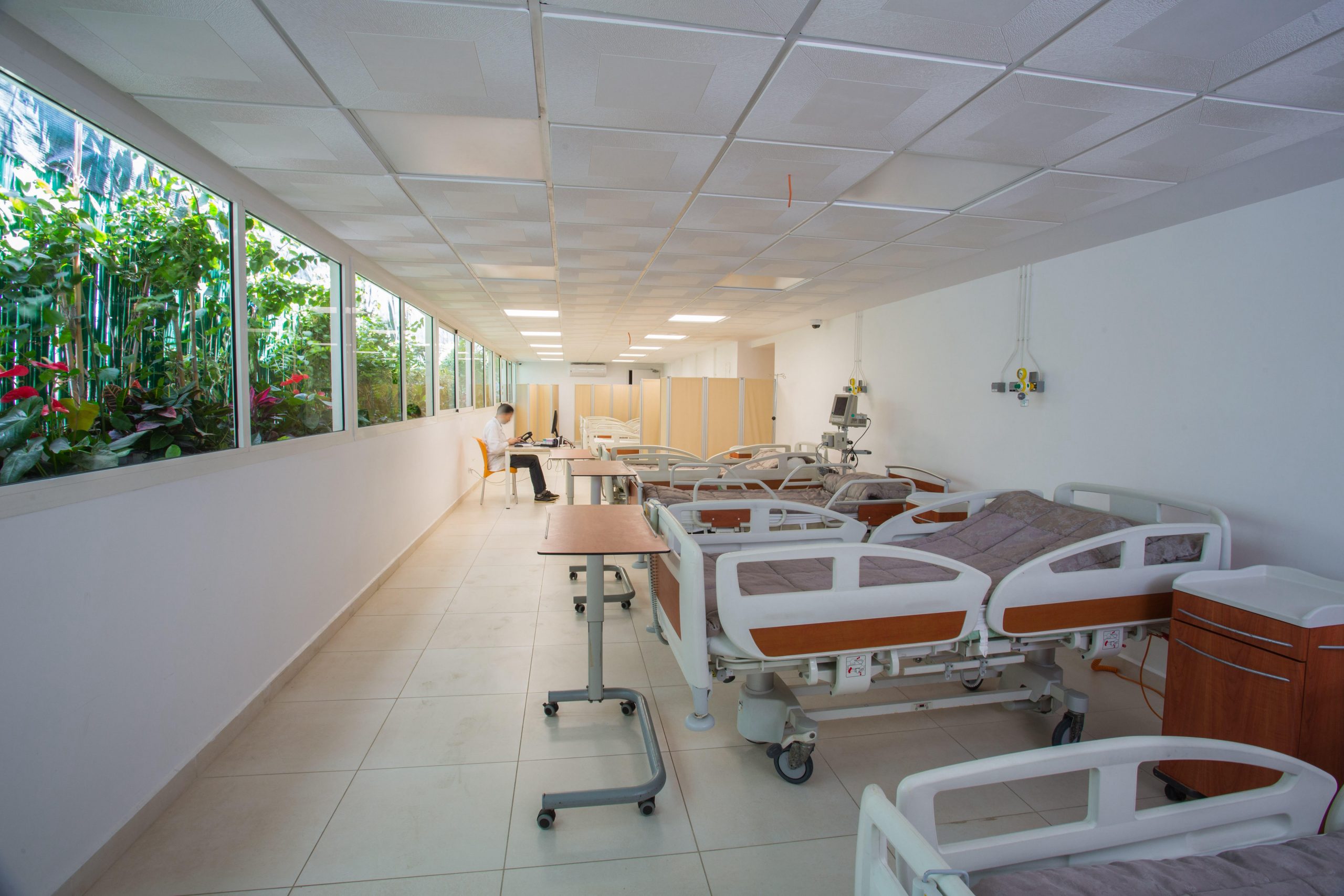 https://cliniquefranceville.ma/wp-content/uploads/2020/12/departement-salle-ambulatoire-scaled.jpg